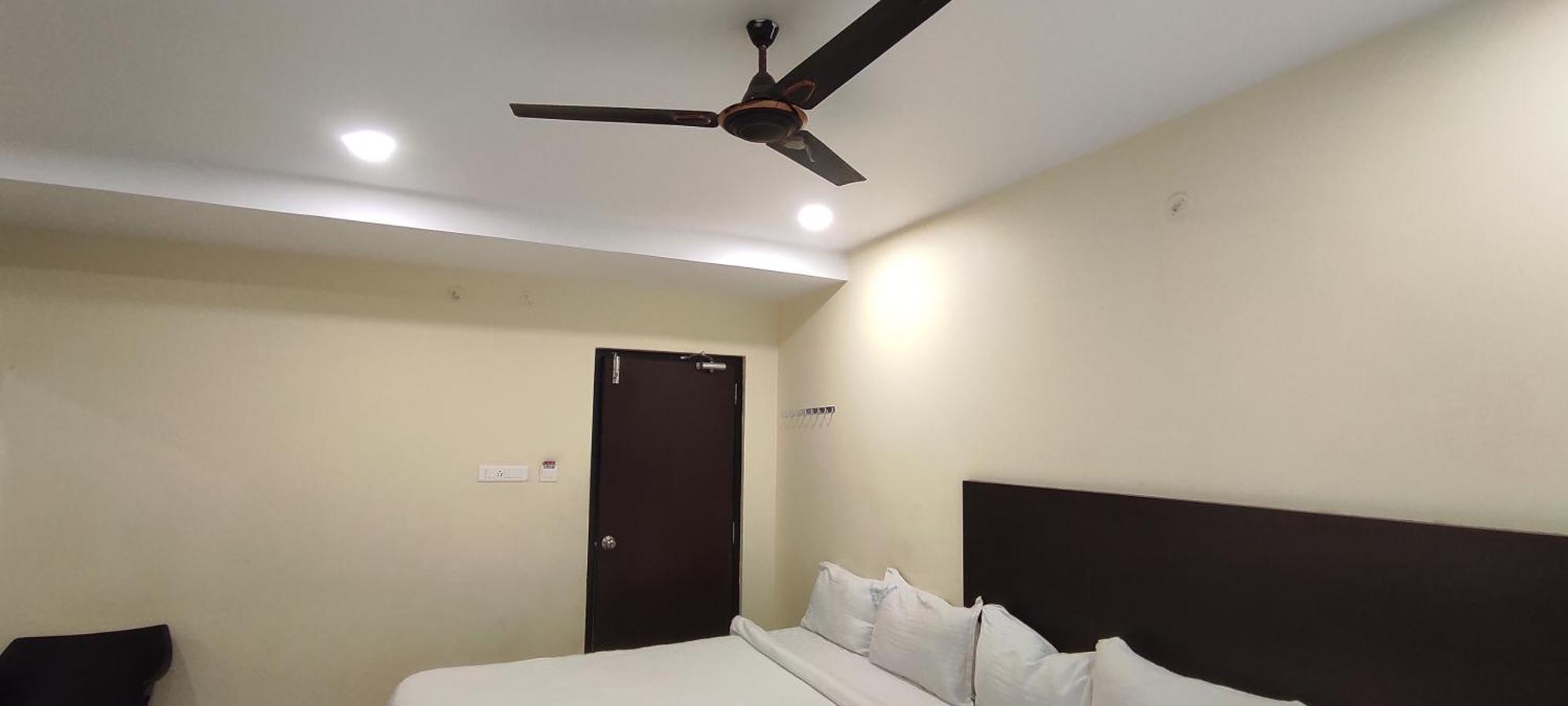 Arvind Stay Hotel, Rk Beach Vizag Вішакхапатнам Екстер'єр фото